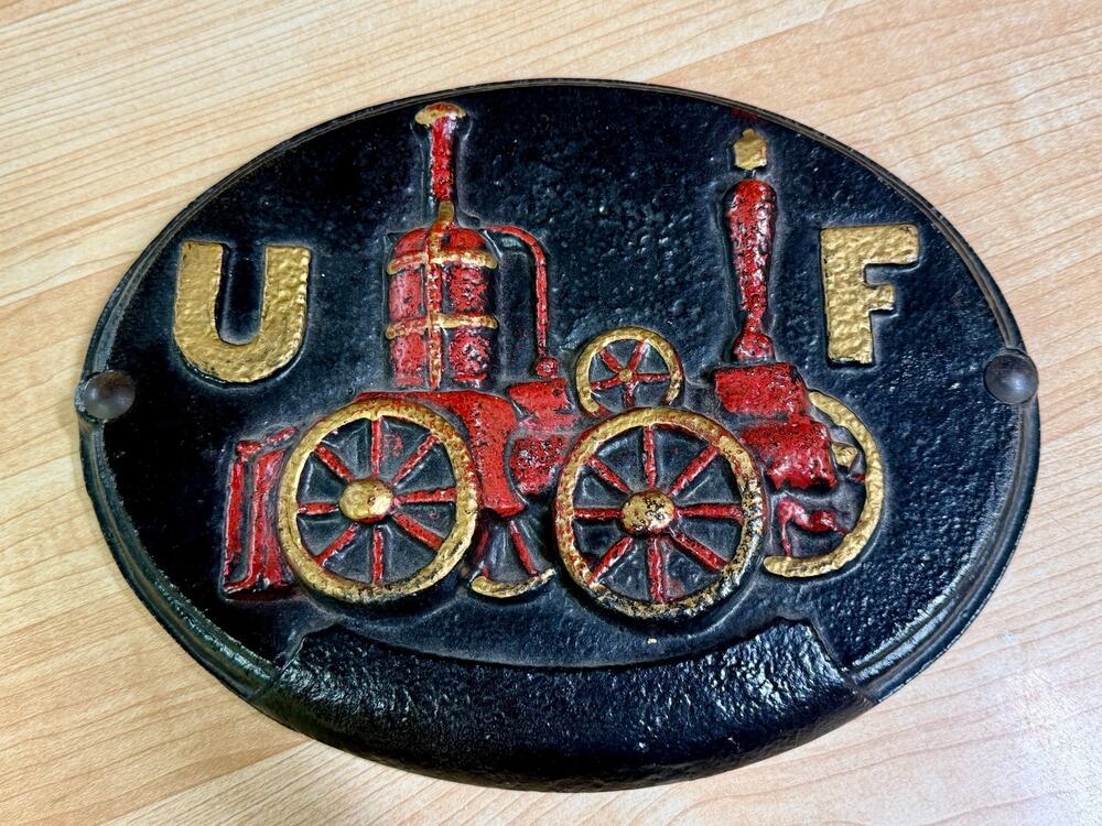 VTG Cast Iron UF Steamer Engine Sign.